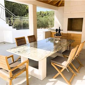 6 Bedroom Beachfront Villa with Heated Pool near Vela Luka on Korcula Island, Sleep 12